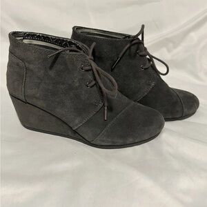 Toms Gray Wedge Ankle Boots - size 9 EUC